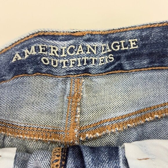 American Eagle Mom Short Floral Embroidered Size 6 Distressed - Picture 4 of 6